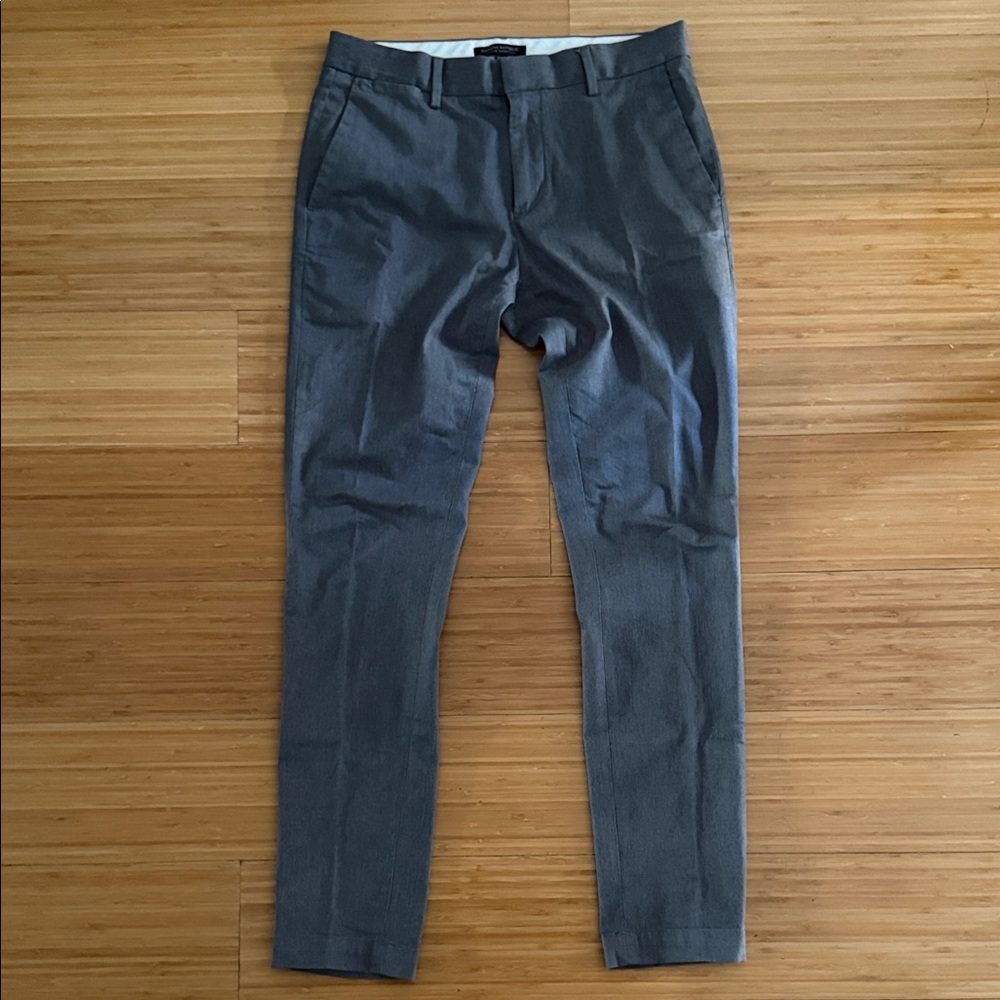 Banana Republic Slim-Fit Fulton Rapid Movement Chino in Heather Gray, 30x32